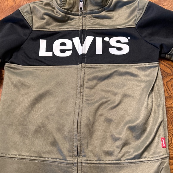Levi’s zip up - Picture 2 of 3